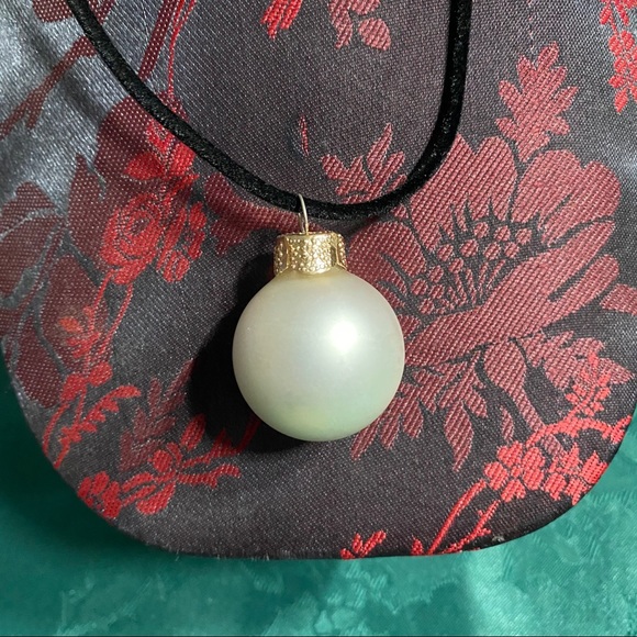 🎄New Christmas Bulb Earrings & Necklace Set - Picture 7 of 8